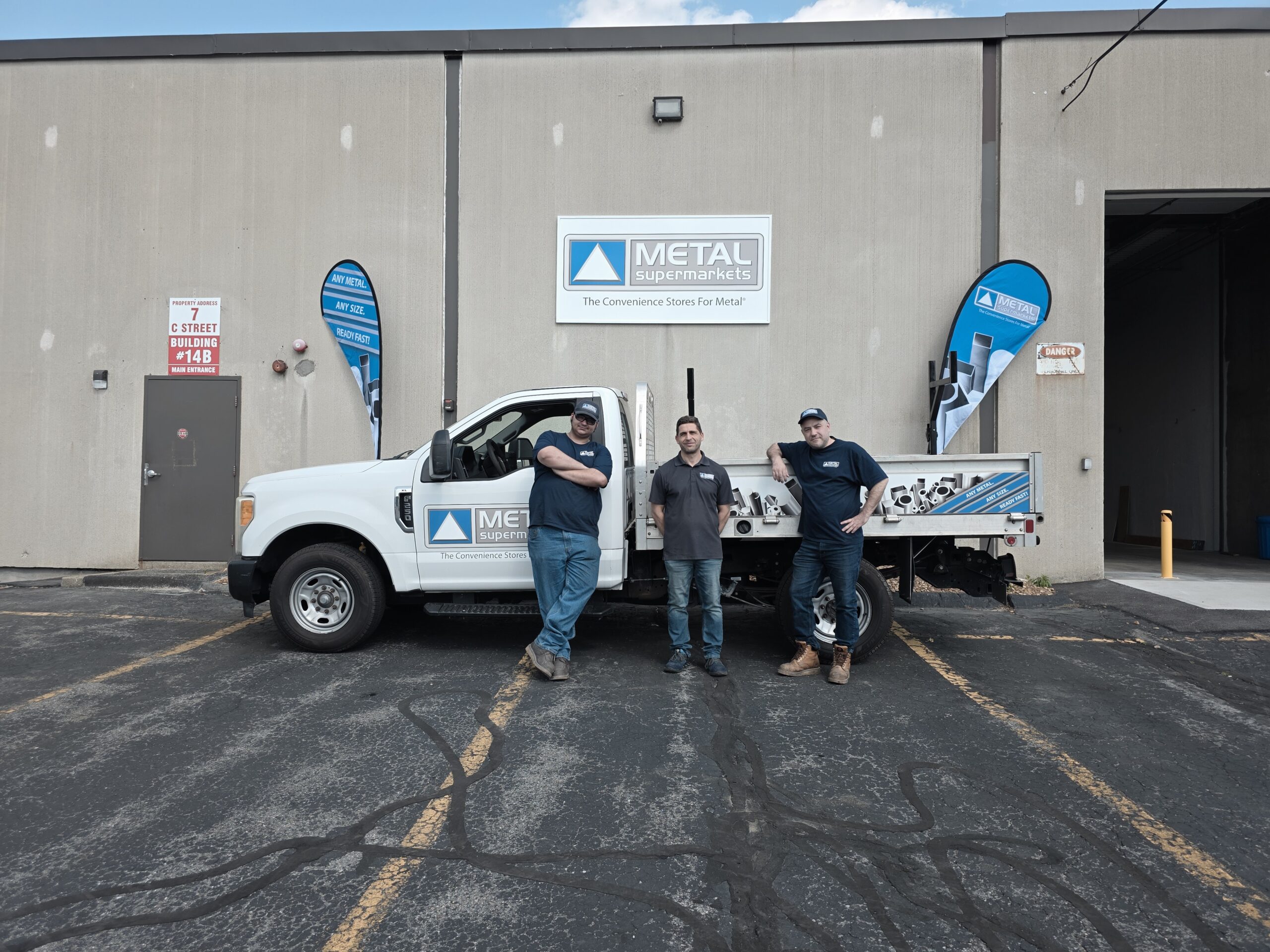 metal-supermarkets-worcester-storefront