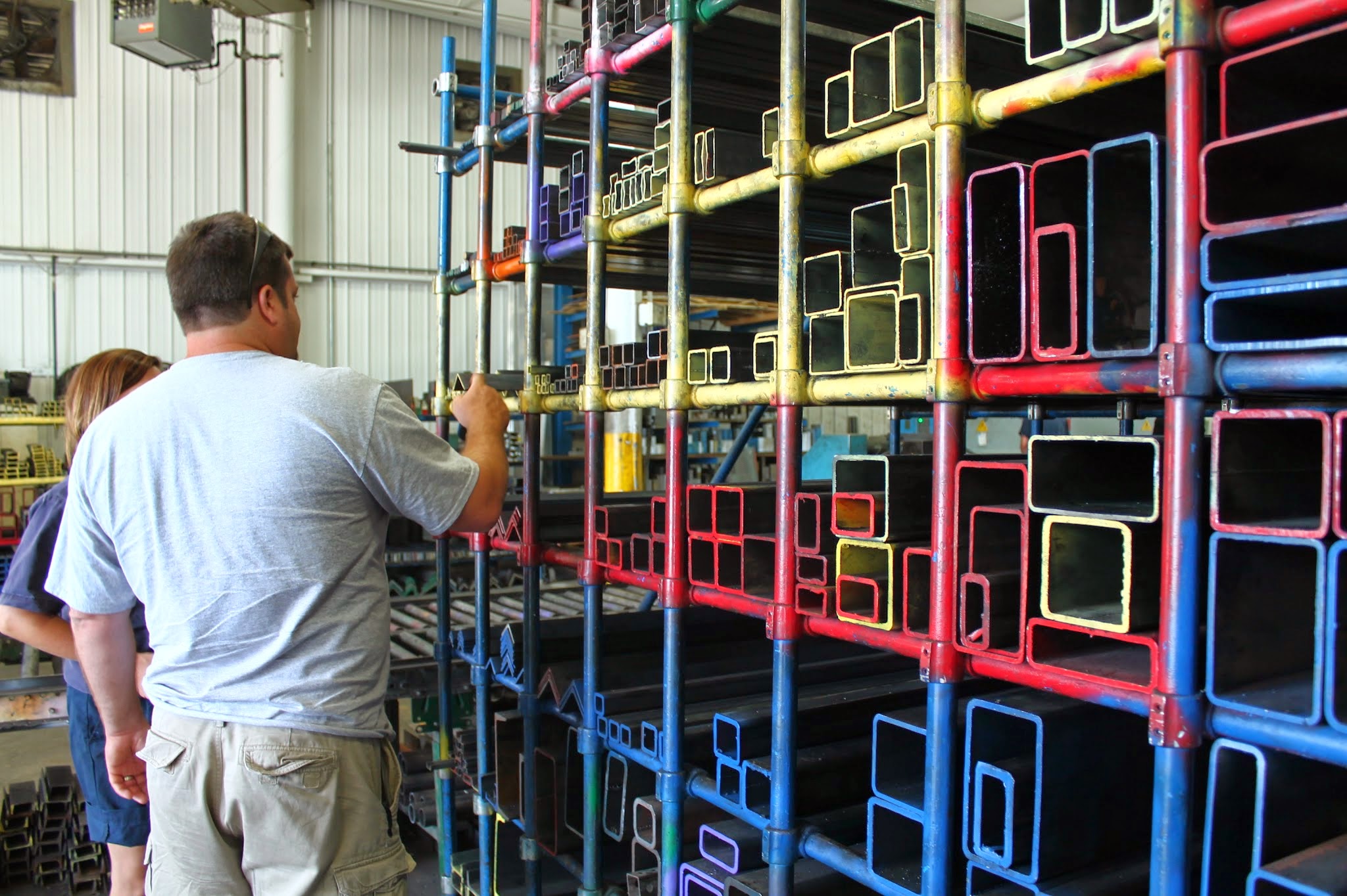 metal-supermarkets-various-metals-in-racks