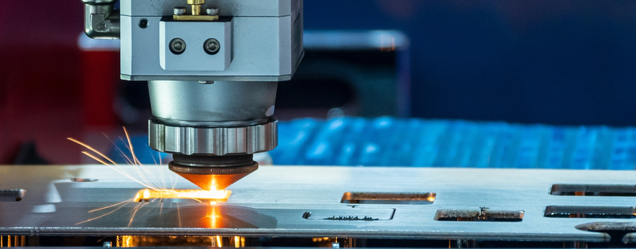 laser_cutting_machine_cutting_metal_sheet